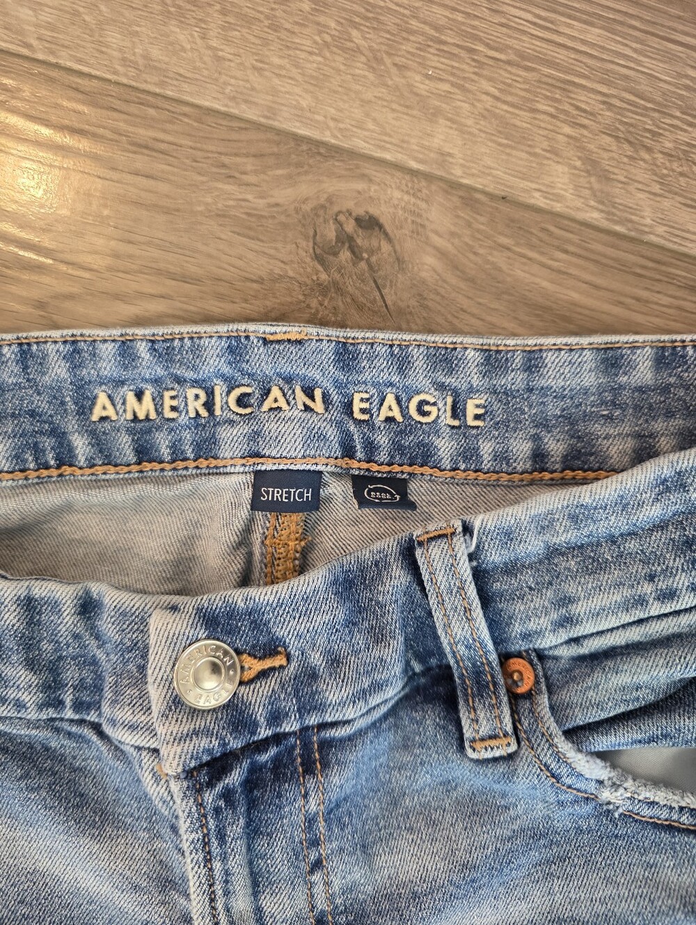 American Eagle Distressed Ripped Knee Jeans Light Wash Straight Leg - Picture 4 of 8